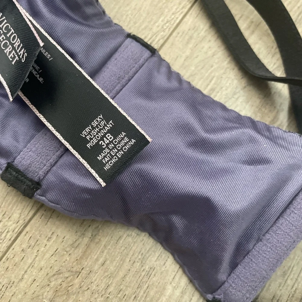 HOLD Stunning Victoria’s Secret Violet Blue Front Close Very Sexy Push-up Bra - Picture 3 of 7